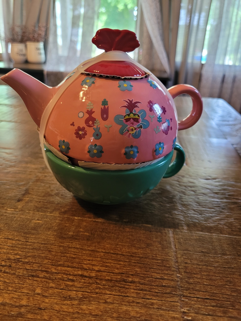 TROLLS TEA POT NEVER OPENED NI BOX